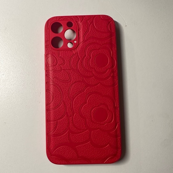 SCROLL - 5 different iphone 12 pro phone cases! 🥰 - Picture 3 of 10